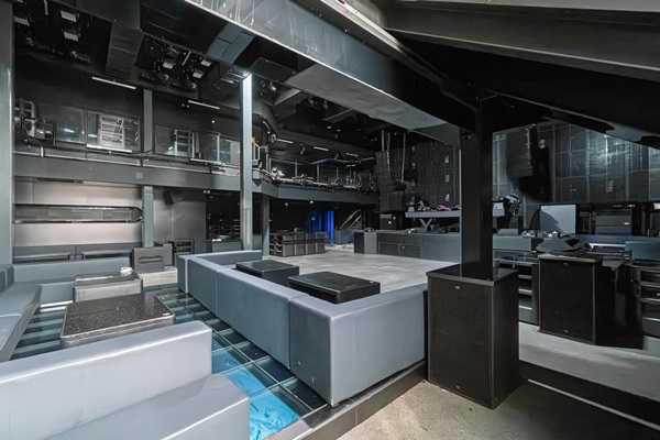ปล่อยเช่า ผับ Nightclub เซ้งอาคาร 3 ชั้น 2,100 ตรม. ทำเลใจกลางเอกมัย สามารถดำเนินธุรกิจต่อได้ทันที โทร 090-6360022